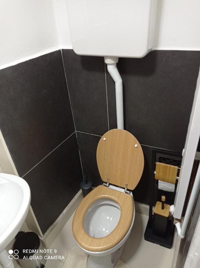 7 Days Premium Apartment 2 수보티차 외부 사진