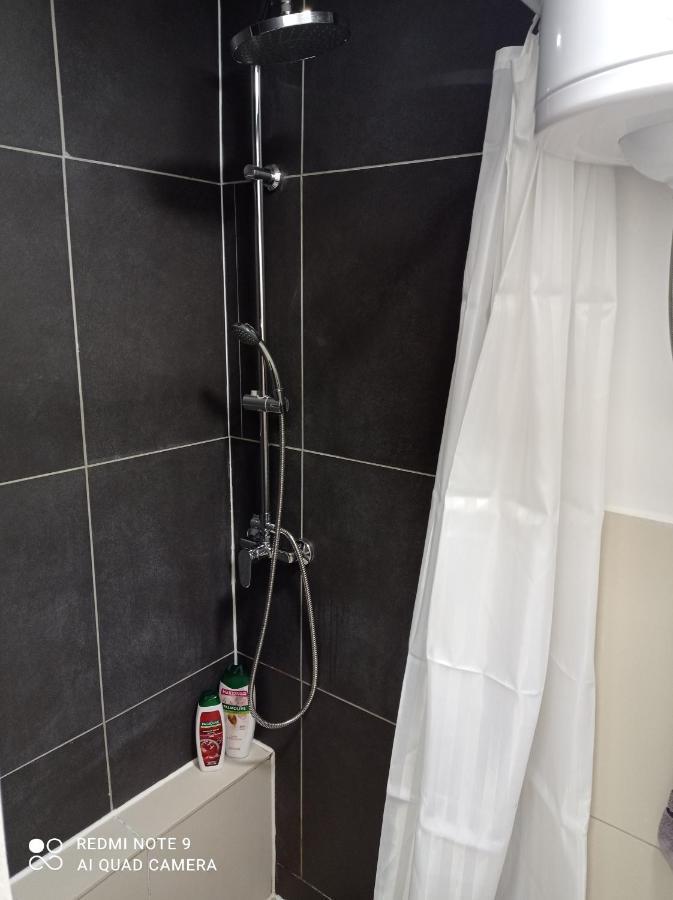 7 Days Premium Apartment 2 수보티차 외부 사진